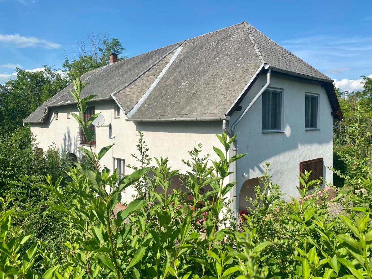 Toereki 34 Vendeghaz Lägenhet Siófok Exteriör bild