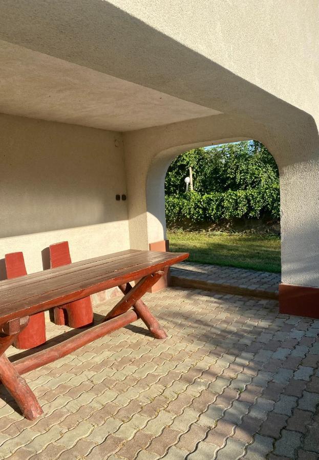 Toereki 34 Vendeghaz Lägenhet Siófok Exteriör bild
