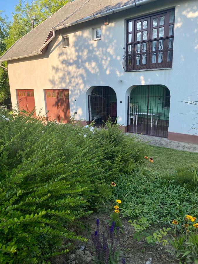 Toereki 34 Vendeghaz Lägenhet Siófok Exteriör bild
